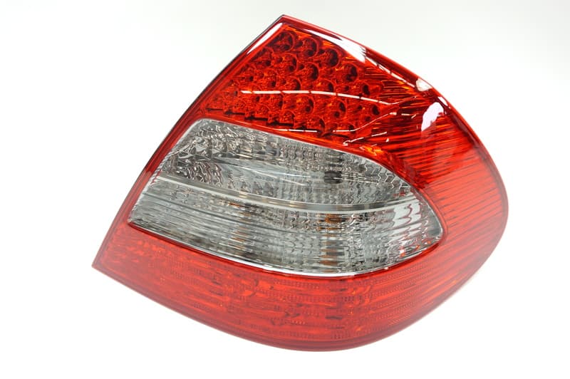 Feux arrière droite TYC Mercedes-Benz CLASSE E W211 2006 LED 11B787069B - OtoParts.ma
