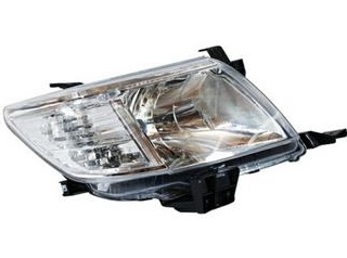Phare avant droite TYC Toyota HILUX VIGO 2011 20C75505 - OtoParts.ma